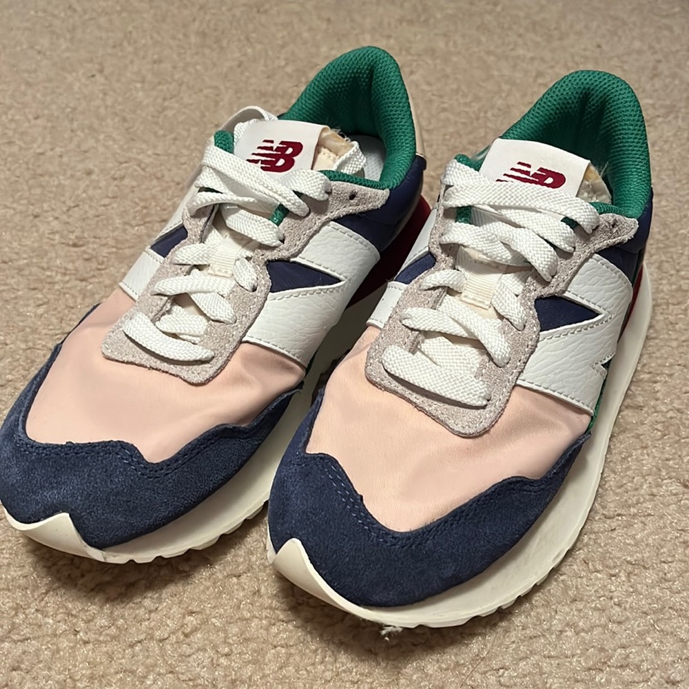 New Balance 237 Colorblock Women’s Sneaker Sz 6